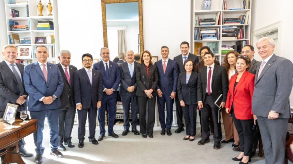 Presidente Luis Abinader participa en Diálogo de Alto Nivel sobre Inteligencia Artificial del BID y destaca necesidad de una estrategia para América Latina