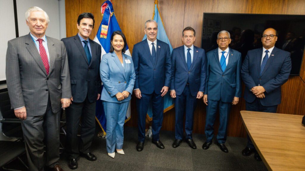 Presidente Luis Abinader plantea llevar a nuevos niveles las relaciones entre República Dominicana y Perú tras reunión bilateral con Keiko Fujimori