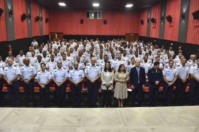 Ministerio de la Mujer y Fuerza Aérea realizan conferencia sobre rol de los hombres en la prevención de VCM