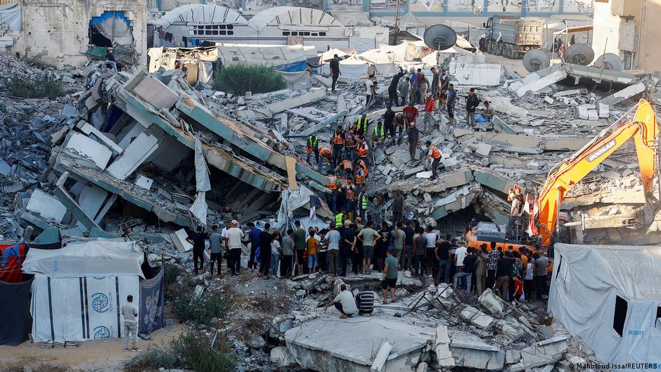 Colapsa edificio en Gaza: 20 muertos y 60 desaparecidos