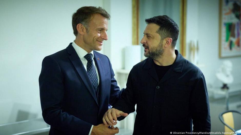 Macron promete a Zelenski apoyo para el invierno