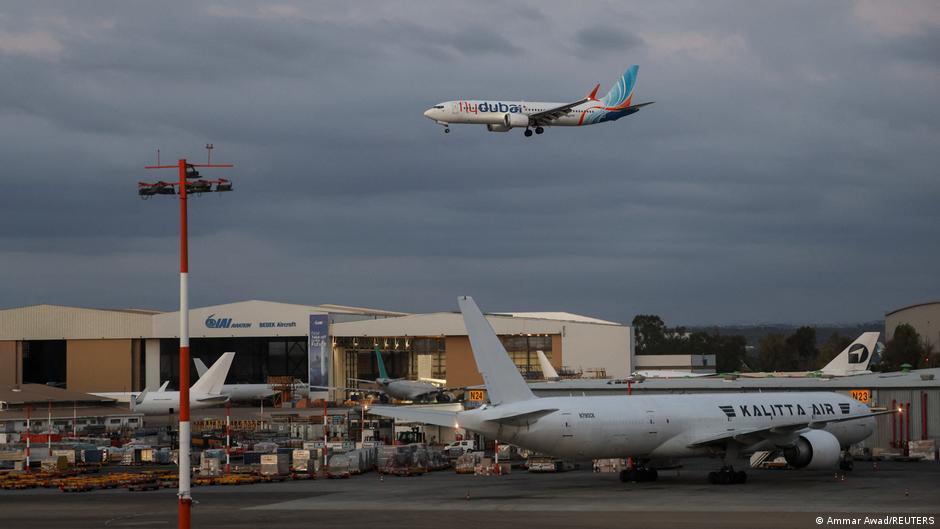 Flydubai suspende todos sus vuelos desde y hacia Israel