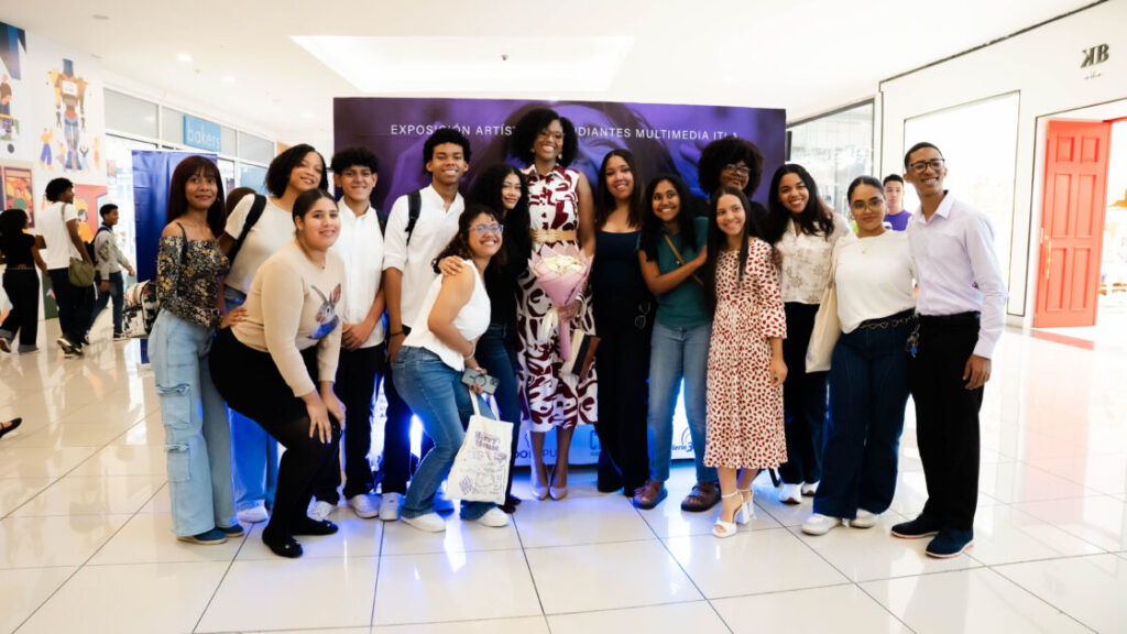 “Lupus: Grito de Emociones”: estudiantes del ITLA y ADOLUPUS presentan exposición artística para sensibilizar sobre el lupus