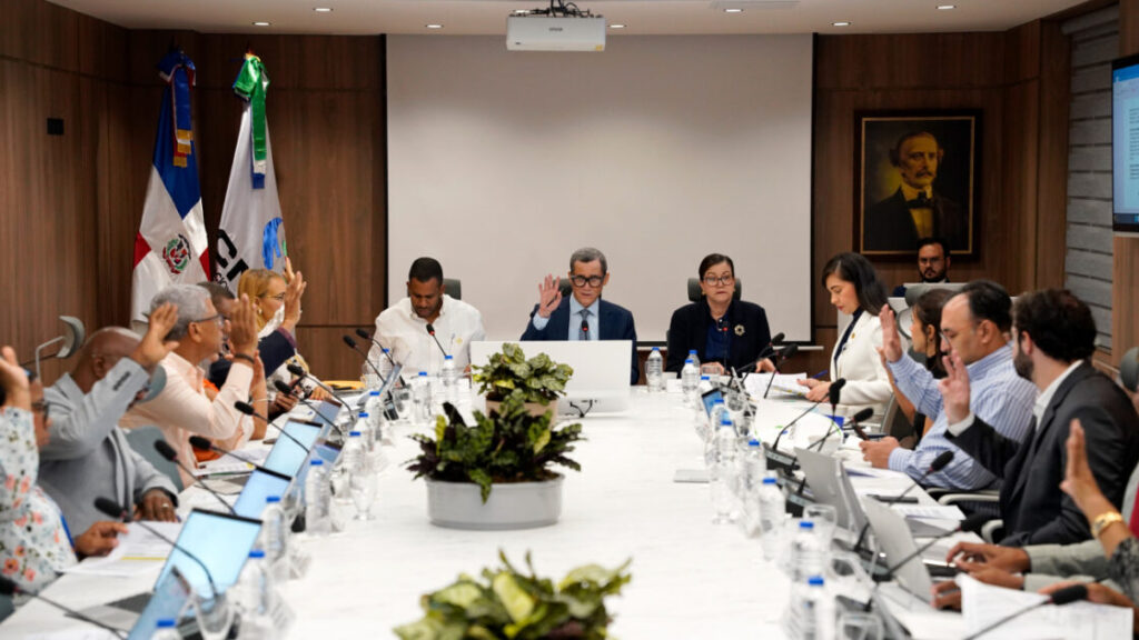 CNSS garantiza derecho a pensión de servidores públicos al permitir reintegro de fondos