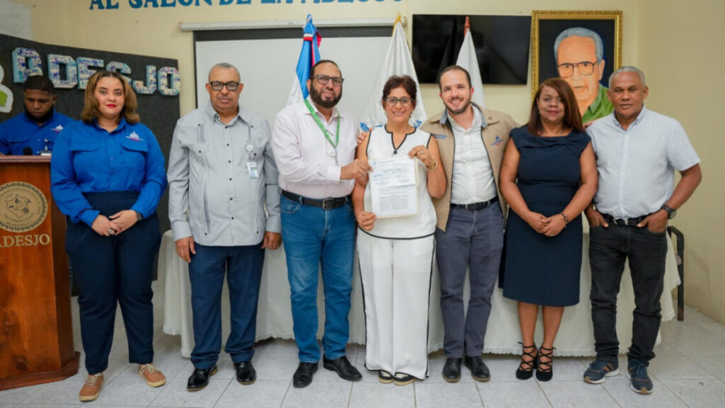 Tecnificación Nacional de Riego entrega más de RD 14 millones en bonificaciones para proyectos agrícolas en Ocoa y Peravia