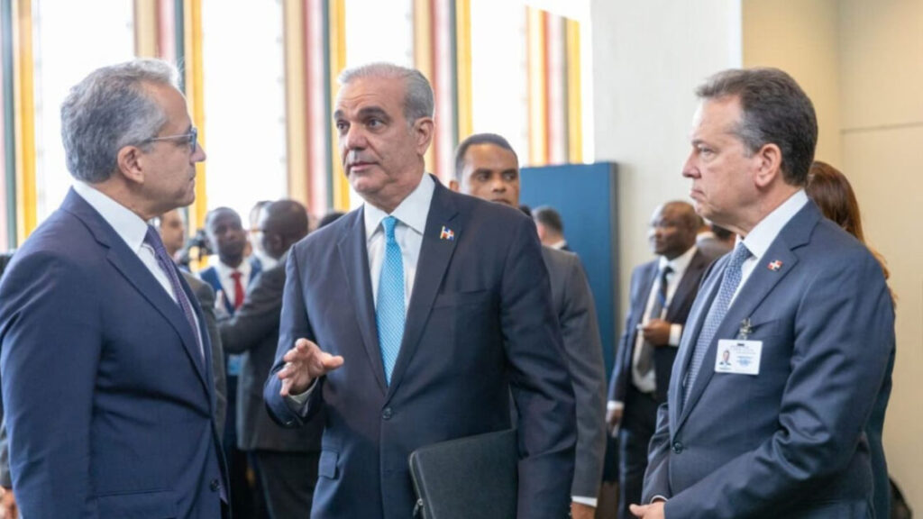 Director general de la Unesco y el presidente Luis Abinader conversaron sobre los avances de la República Dominicana reflejados en el reporte Global Education Monitoring Report 2026