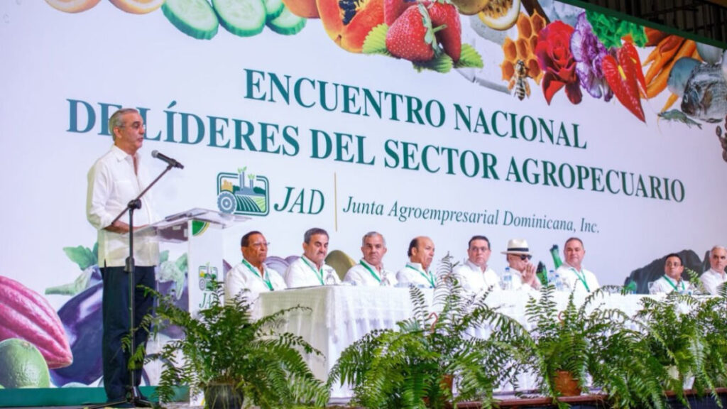 Presidente Abinader destaca los avances del Gobierno en mecanización agrícola para elevar la productividad, reducir costos y disminuir la dependencia de mano de obra extranjera