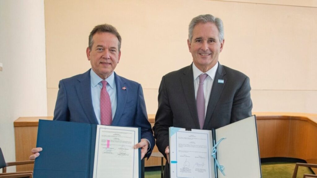 La República Dominicana y Argentina firman un Acuerdo de Servicios Aéreos para fortalecer la conectividad y el turismo