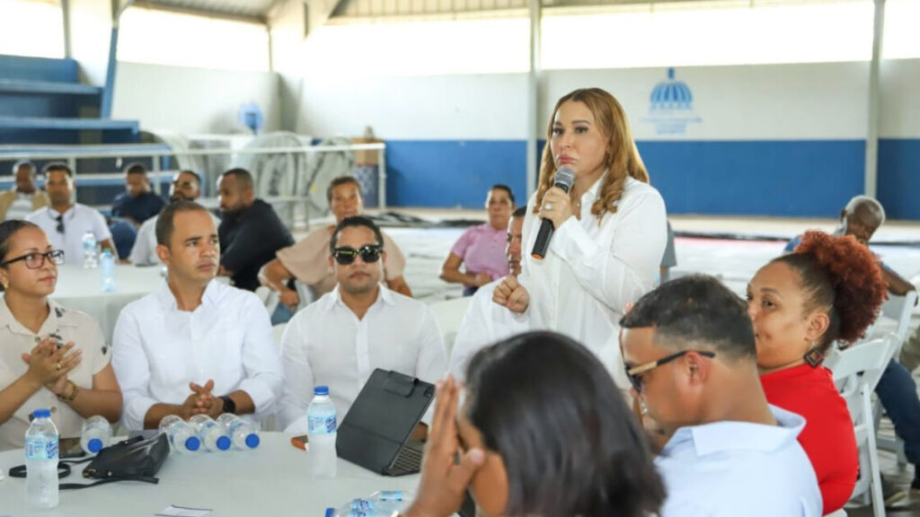 Supérate reafirma en Pedernales su compromiso con la protección social y el desarrollo integral de las familias