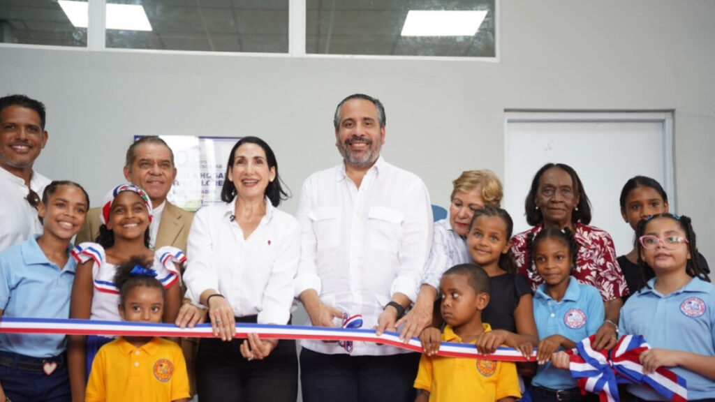 Primera dama Raquel Arbaje y el Inefi inauguran moderno polideportivo en el Hogar Escuela Pituca Flores