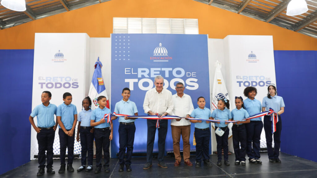 Presidente Luis Abinader entrega nuevas escuelas y un liceo en Puerto Plata en beneficio de más de 3,200 estudiantes