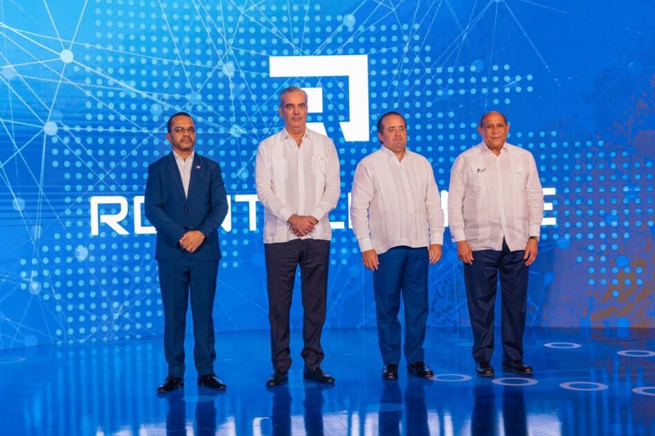Presidente Luis Abinader lanza programa «RD Inteligente» para capacitar gratuitamente a un millón de dominicanos en inteligencia artificial