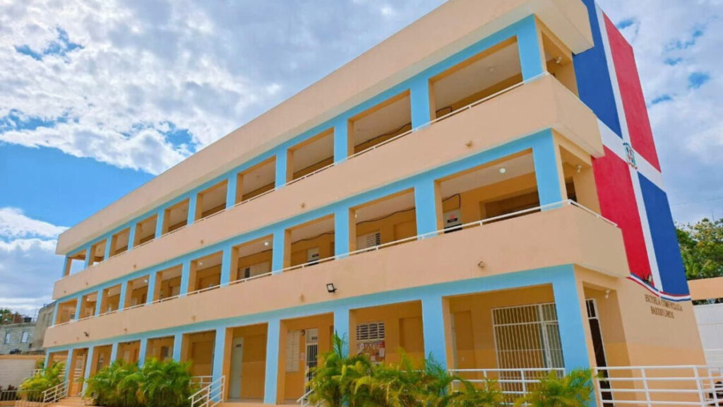 Infraestructura Escolar: Más del 98 % de los centros educativos funcionan normalmente en  todo país, mientras avanzan intervenciones en menos del 2 %
