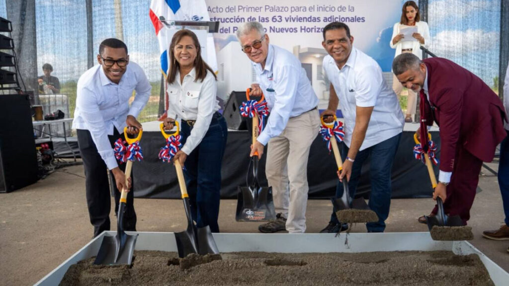 Ministerio de Energía y Minas da primer palazo para construcción de otras 63 viviendas en proyecto Nuevos Horizontes, Cotuí