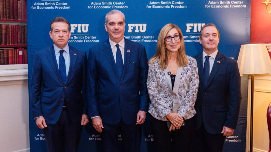Presidente Luis Abinader presenta al país  ante empresarios internacionales como destino competitivo para nuevas inversiones; proyecta nuevas oportunidades en semiconductores, turismo y tierras raras