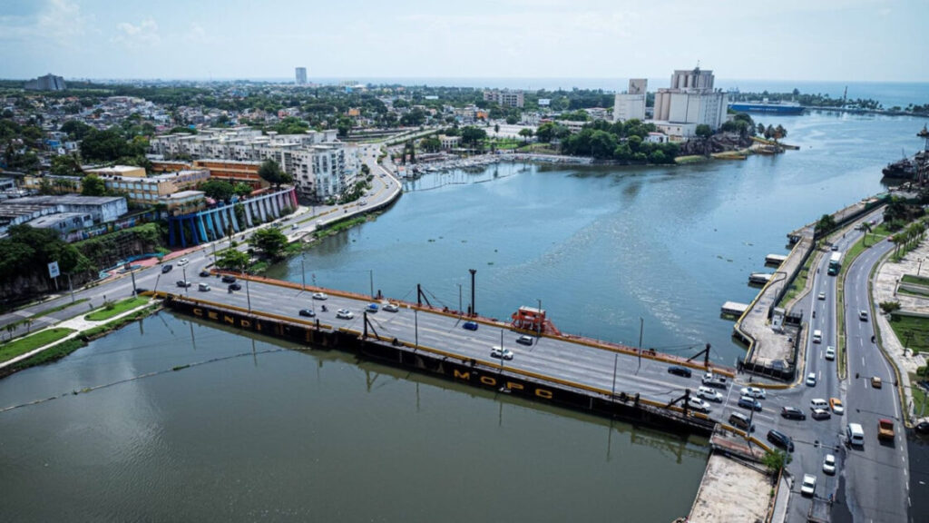 Ministerio de Obras Públicas cerrará por dos horas este jueves el puente flotante