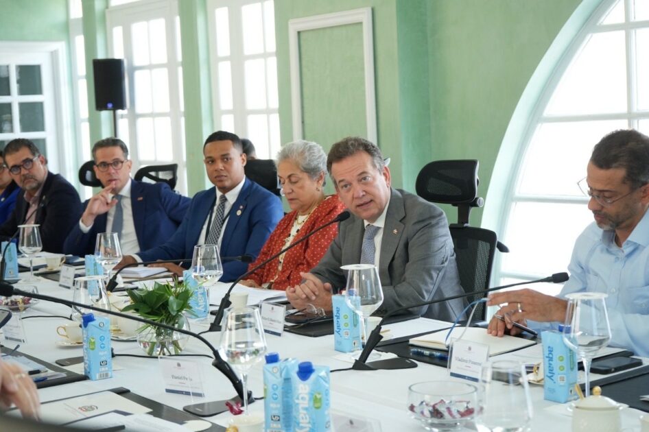 @MIREXRD|  Canciller @itobisono Bisonó encabeza primera reunión para la implementación del decreto sobre Puertos Secos Fronterizos