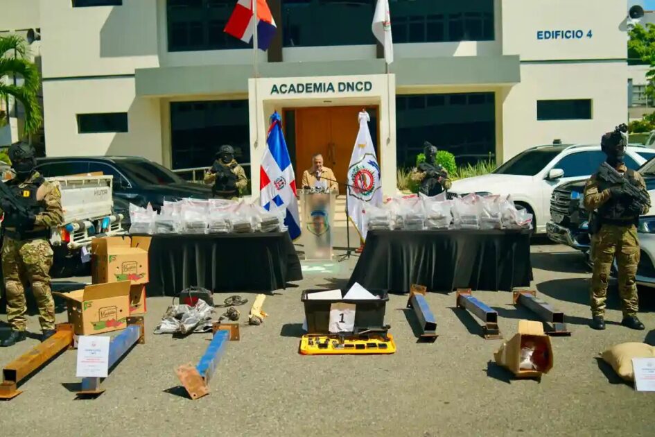 @DNCDRD apresa peligroso capo y ocupa 168 paquetes de cocaína|@infobae República Dominicana