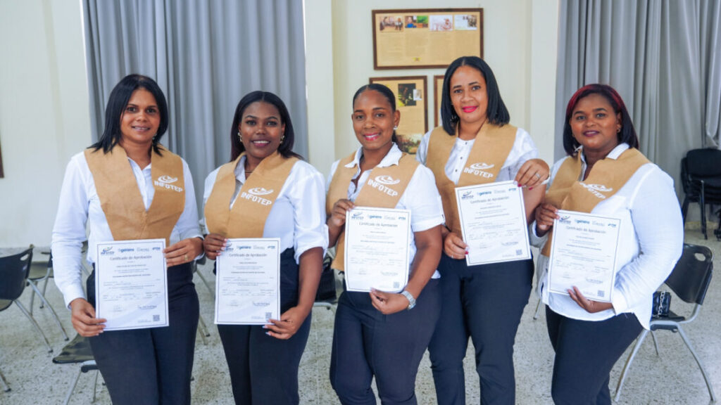 Infotep, Genera ITM y Port Samaná gradúan 47 participantes del Diplomado Distintivo Puertos de Cruceros de Arroyo Barril