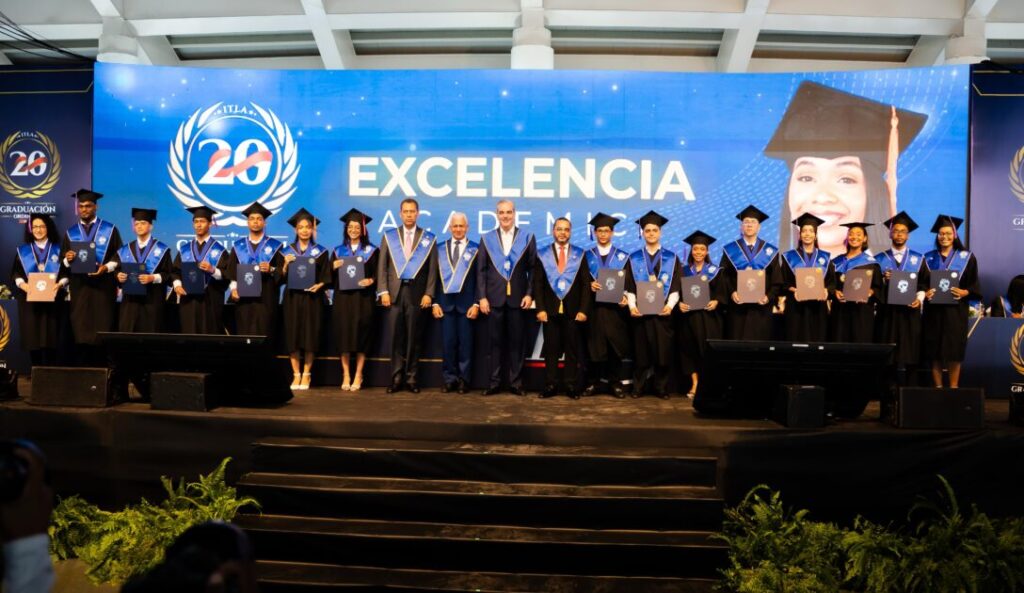 Presidente Abinader encabeza vigésima graduación ordinaria del ITLA, la más grande en la historia de la institución, con cifra récord de 642 nuevos profesionales tecnológicos