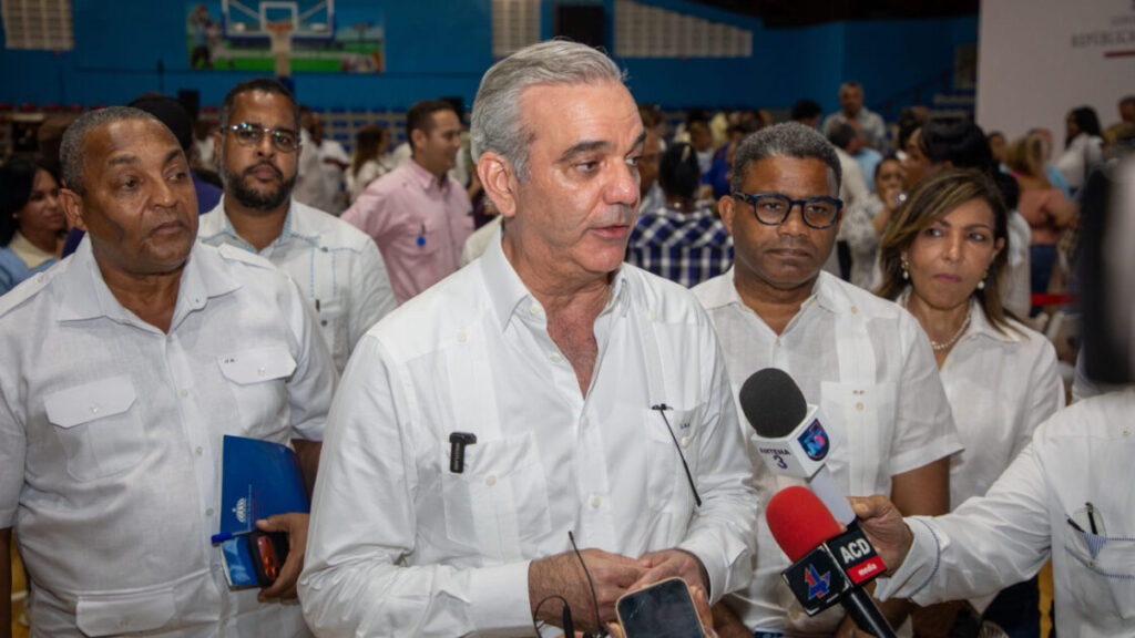 Presidente Luis Abinader advierte el país está preparado para enfrentar cualquier amenaza de bandas terroristas haitianas en la frontera y asegura se ha reforzado sustancialmente la vigilancia en la zona