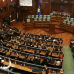 Parlamento de Kosovo elige presidenta tras largo bloqueo
