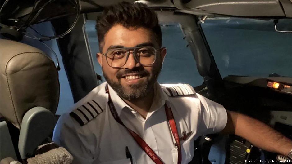 Piloto indio, «héroe» mundial tras salvar vuelo de Flydubai