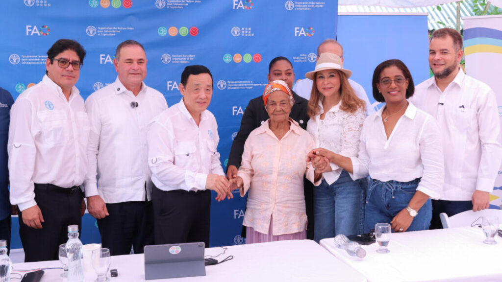 Director general de la FAO reconoce modelo de protección social, capacitación y generación de ingresos de Supérate en Higüey