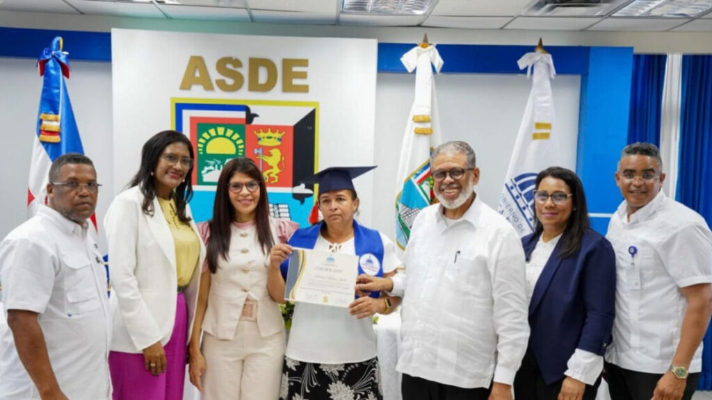 Desarrollo de la Comunidad impulsa el emprendimiento con la capacitación de residentes en SDE