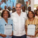 Presidente Luis Abinader entrega 2,200 títulos en Villa Altagracia, en beneficio de 10,000 personas