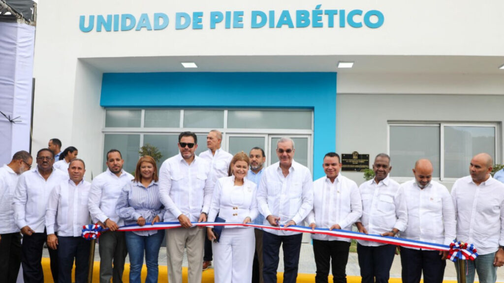 Presidente Luis Abinader inaugura unidades de Hemodiálisis y Pie Diabético en San José de Ocoa