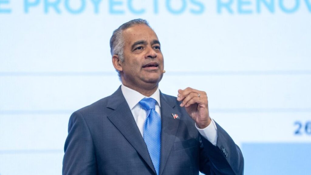 Ministro Santos destaca aporte de la minería a la economía tras crecer 17.9 % en septiembre