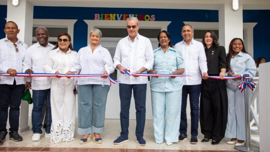 Presidente Luis Abinader inaugura centro para la primera infancia en San Pedro de Macorís que beneficiará a 250 infantes
