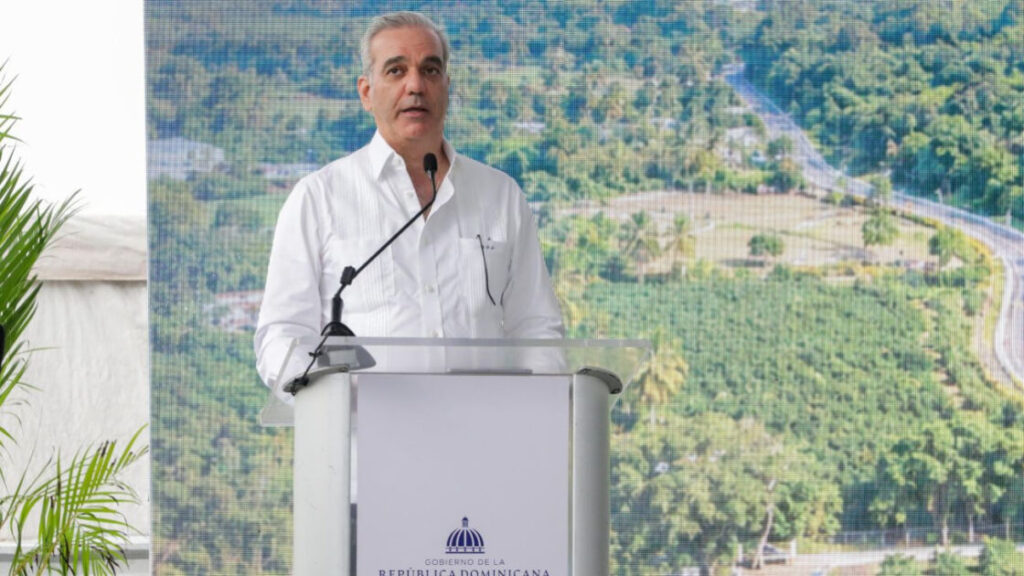 Presidente Luis Abinader lanza un reto: “Vamos a comparar 20 años contra 6”, al destacar obras ejecutadas por su Gobierno provincia por provincia