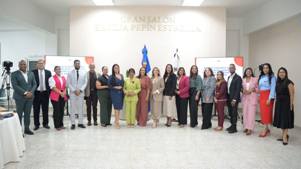 Ministerio de la Mujer y medios de comunicación dialogan sobre igualdad y prevención de la violencia