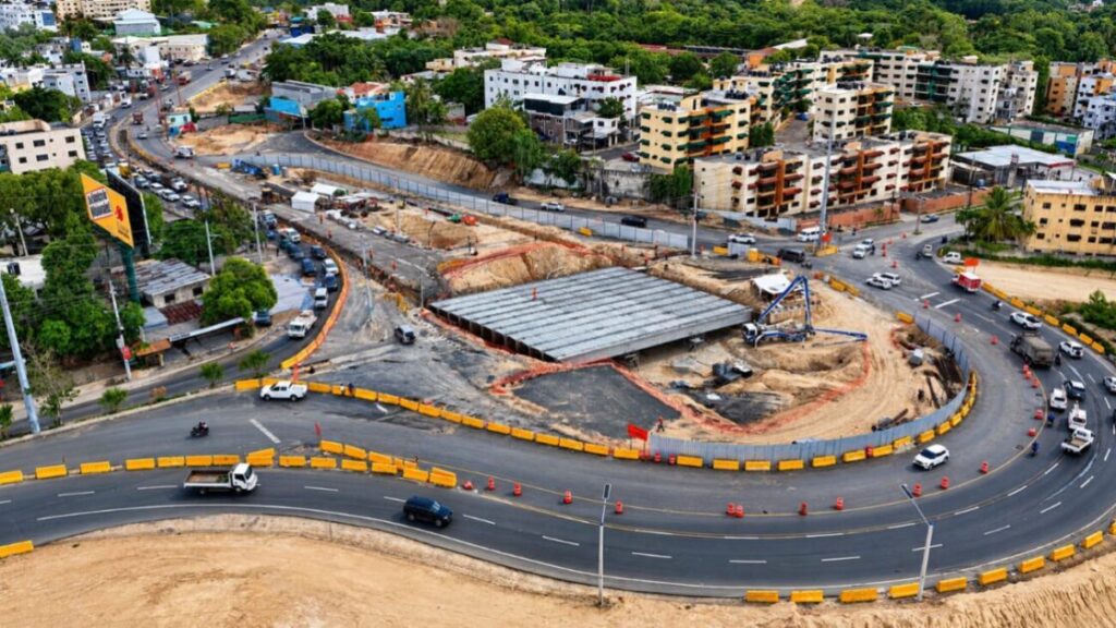 MOPC avanza construcción de viaducto y excavación de túnel en la avenida República de Colombia