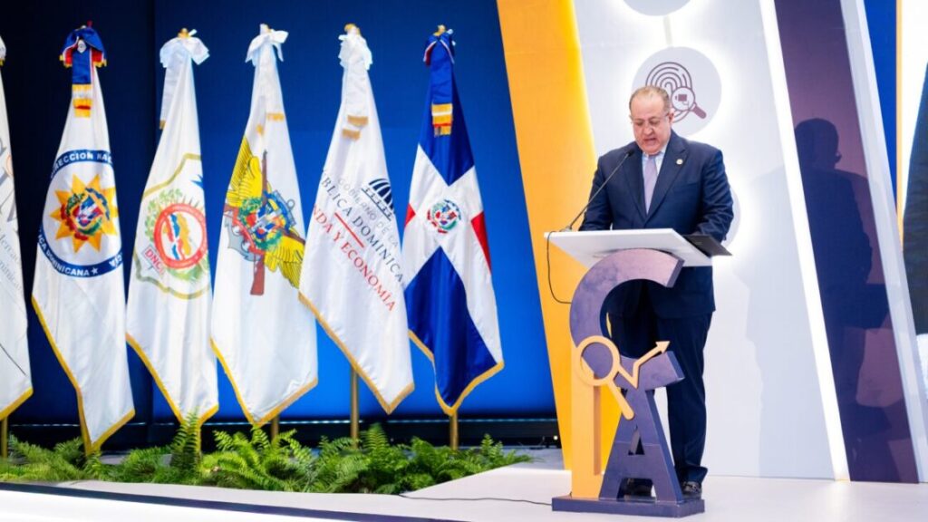 Ministro Magín Díaz destaca el fortalecimiento del sistema antilavado como garantía de estabilidad económica y confianza internacional