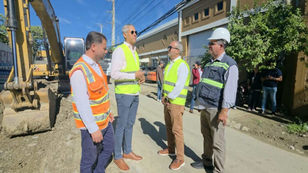 Coraasan supervisa avances en la construcción de nueva línea de agua potable en la avenida Metropolitana–Padre Las Casas, Santiago
