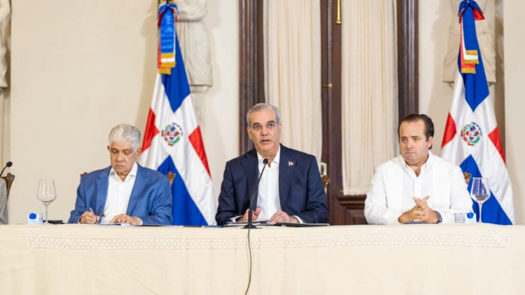 Presidente Luis Abinader anuncia que el Gobierno ha contratado en obras más de RD 31,000 millones, de los fondos de la renegociación del contrato de Aerodom