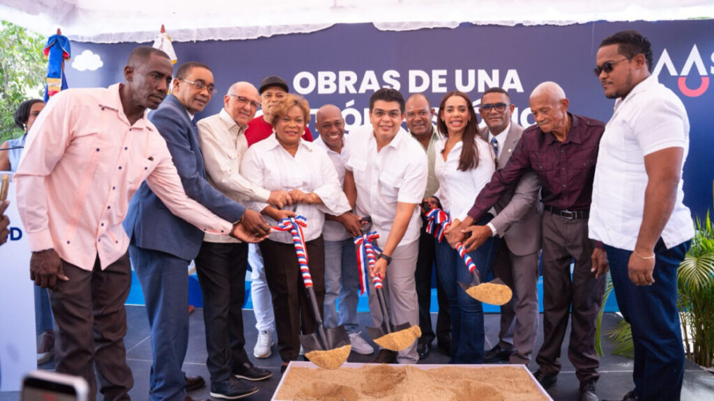 Caasd deja iniciados trabajos de saneamiento cañada Boronota, en Santo Domingo Norte