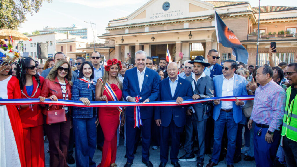 Presidente Luis Abinader inaugura la Parada Dominicana en Roma y resalta el orgullo patrio y los aportes de la diáspora en Italia